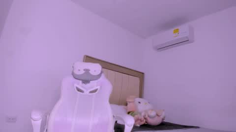 Snapshot of emitremmus_ chatting on 02.26.25 Jordy online show from 02.26.25