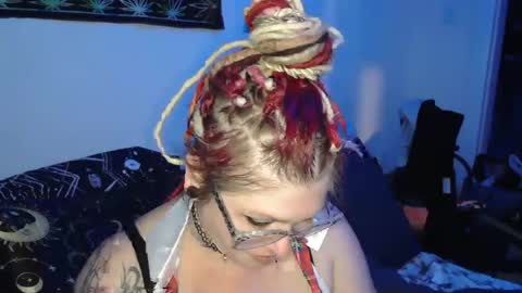 Snapshot of emma4269 chatting on 01.09.25 emma lotacurves online show from 01.09.25