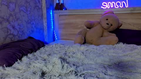 Snapshot of emma77_ chatting on 12.29.24 Emma online show from 12.29.24