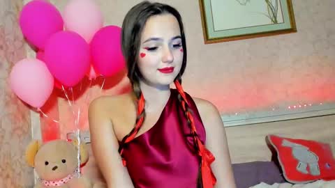 Snapshot of emma77_ chatting on 02.14.25 Emma online show from 02.14.25