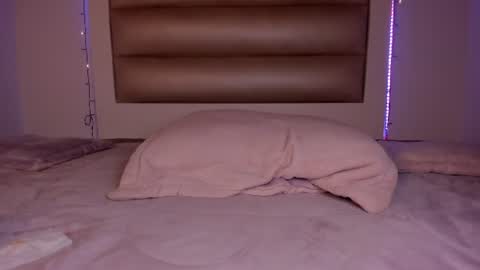 emma__js_ online show from 07.25.26