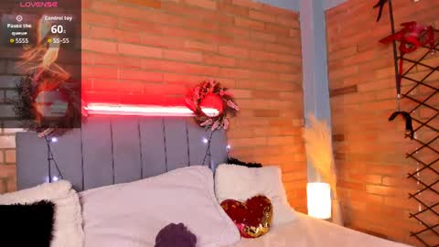 Hey Im EmmaHelp me reach 100 likes online show from 07.16.26