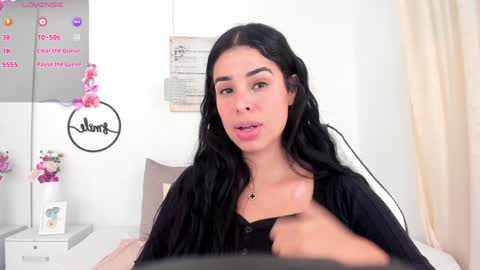 Snapshot of emma_castilloo chatting on 12.11.24 Emma Castillo online show from 12.11.24