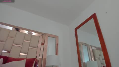 Snapshot of emma_castilloo chatting on 12.27.24 Emma Castillo online show from 12.27.24