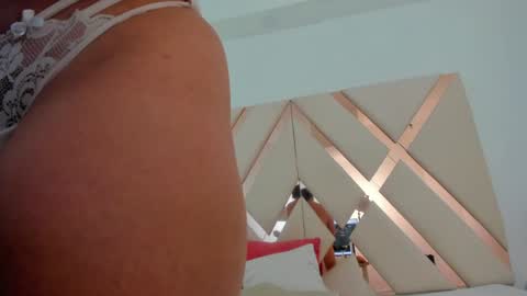 Snapshot of emma_castilloo chatting on 01.05.25 Emma Castillo online show from 01.05.25