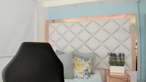 Snapshot of emma_castilloo chatting on 10.26.25 Emma Castillo online show from 10.26.25