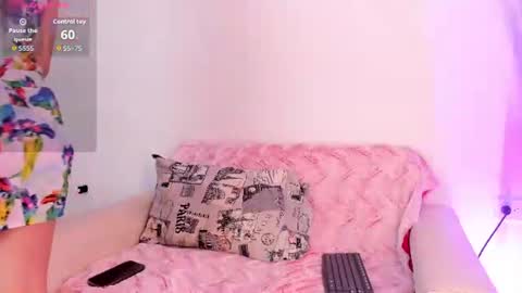 Snapshot of emma_collins01 chatting on 06.14.26 Emma online show from 06.14.26