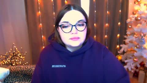 Snapshot of emma_dorn chatting on 12.15.24 Eva online show from 12.15.24