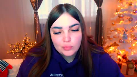 Snapshot of emma_dorn chatting on 12.18.24 Eva online show from 12.18.24