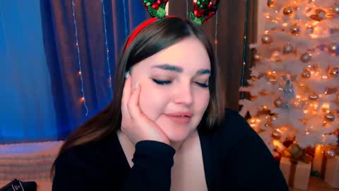 Snapshot of emma_dorn chatting on 12.25.24 Eva online show from 12.25.24