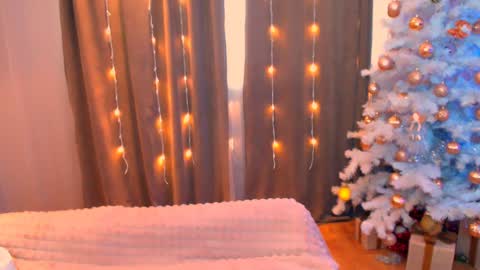Snapshot of emma_dorn chatting on 12.27.24 Eva online show from 12.27.24