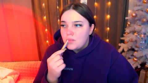 Snapshot of emma_dorn chatting on 12.28.24 Eva online show from 12.28.24