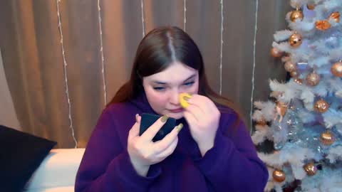 Snapshot of emma_dorn chatting on 01.08.25 Eva online show from 01.08.25