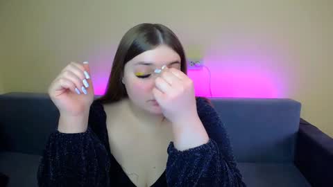 Snapshot of emma_dorn chatting on 02.07.25 Eva online show from 02.07.25