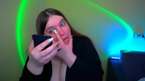 Snapshot of emma_dorn chatting on 09.14.25 Eva online show from 09.14.25