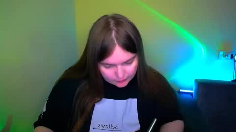 Snapshot of emma_dorn chatting on 09.19.25 Eva online show from 09.19.25