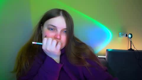 Snapshot of emma_dorn chatting on 09.29.25 Eva online show from 09.29.25