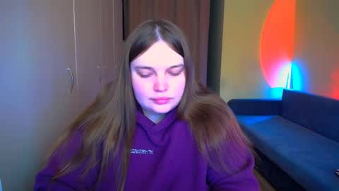 Snapshot of emma_dorn chatting on 10.07.25 Eva online show from 10.07.25