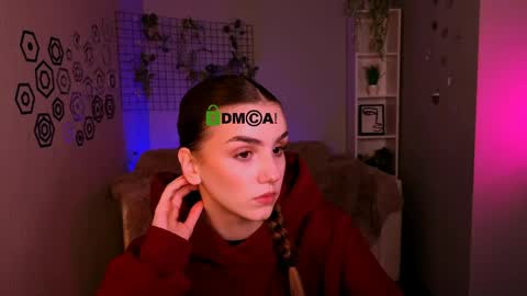 Snapshot of emma_hazell chatting on 04.25.26 Emma online show from 04.25.26