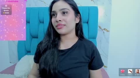 Snapshot of emma_hillton chatting on 04.14.26 Emma online show from 04.14.26