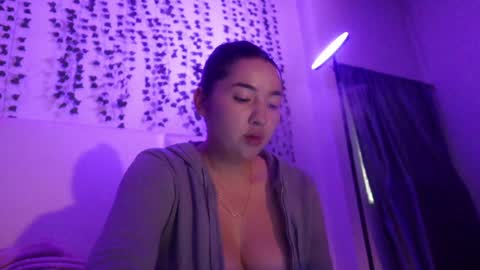 emma_johnson_ online show from 10.24.25