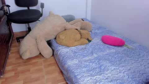 whises lits        online show from 09.23.25