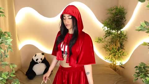 Emma online show from 10.31.25