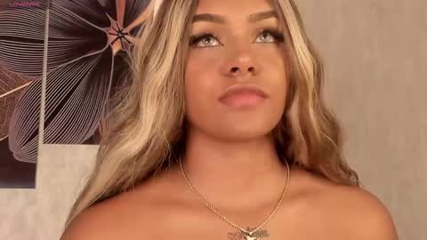 Snapshot of emma_morgann chatting on 02.20.25 Emma Morgann online show from 02.20.25