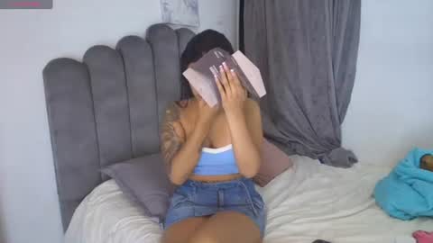 emma_saenz01 online show from 06.24.26