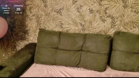 Snapshot of emma_tris chatting on 02.28.26 Emma online show from 02.28.26