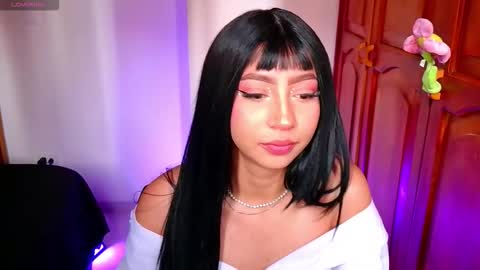 Emma web online show from 10.30.25