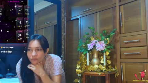 Snapshot of emma_xue chatting on 02.11.25 Emma online show from 02.11.25