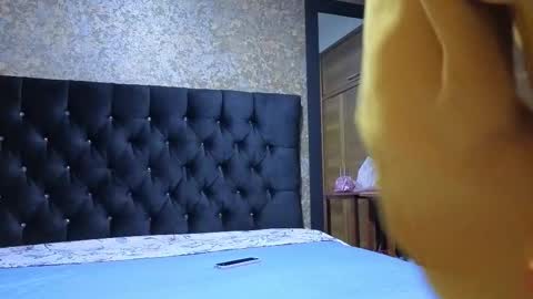 Snapshot of emma_xue chatting on 10.13.25 Emma online show from 10.13.25