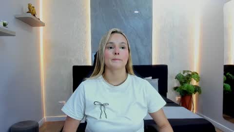 Snapshot of emmaa_white_ chatting on 05.25.26 EMMA online show from 05.25.26
