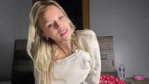 Snapshot of emmaabennett chatting on 06.25.26 Emma Bennett online show from 06.25.26