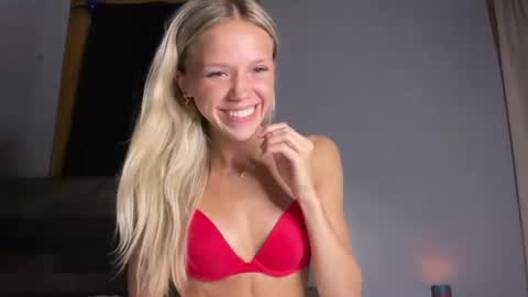 Snapshot of emmaabennett chatting on 07.02.26 Emma Bennett online show from 07.02.26