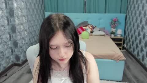 Snapshot of emmablissa chatting on 05.29.26 emmablissa online show from 05.29.26