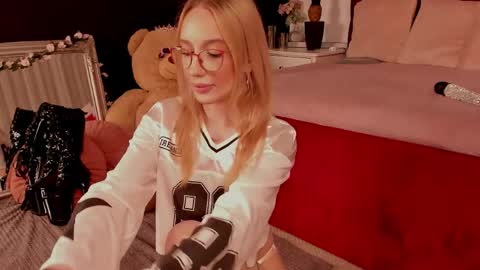 Snapshot of emmacin chatting on 06.07.26 Em online show from 06.07.26
