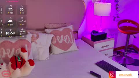 Snapshot of emmacrush chatting on 06.12.26 Welcome Im yosein Your love is my passion activate it with your tips and enjoy with me online show from 06.12.26