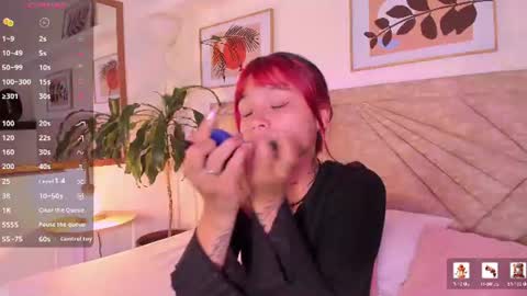 Snapshot of emmaduff_ chatting on 06.20.26 online show from 06.20.26