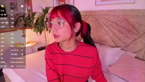 Snapshot of emmaduff_ chatting on 06.24.26 online show from 06.24.26