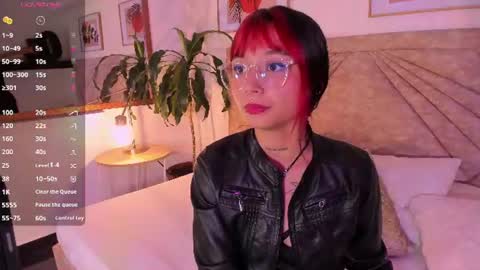 Snapshot of emmaduff_ chatting on 06.27.26 online show from 06.27.26