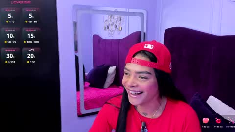 Snapshot of emmaebony_ chatting on 04.27.26 emmaebony_ online show from 04.27.26