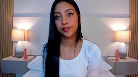 emmaespencer  online show from 04.10.26