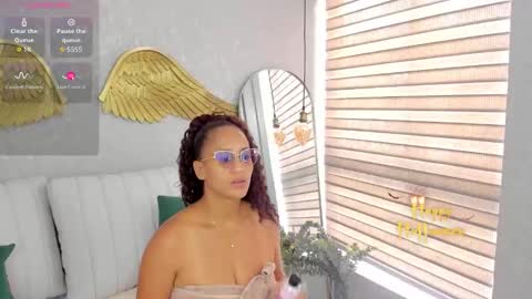  Emma Ferrary  online show from 10.26.25