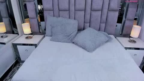 EMMA HILL online show from 05.01.26
