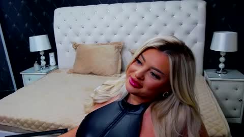 Emma Mavis online show from 02.09.25