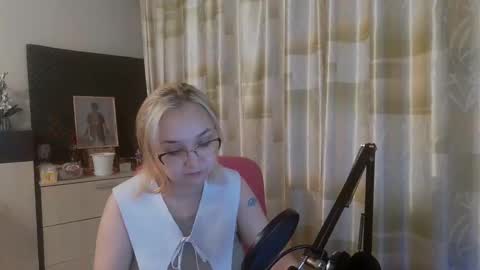 Snapshot of emmanoir_ chatting on 02.27.25 emmanoir_ online show from 02.27.25