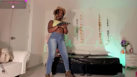 Sara online show from 10.18.25