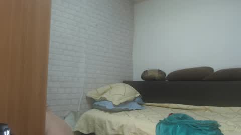 emmasquirt69 online show from 04.28.26